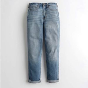 HOLLISTER Ultra High Rise Mom Jeans